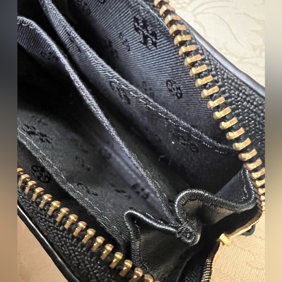 Tory Burch Leather Zip Card Holder/Wallet EUC - Picture 8 of 9